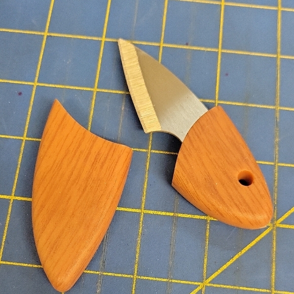 Wood Resin Handle 2" Knife Enclosed Pocket 4.25" Size - Picture 1 of 2